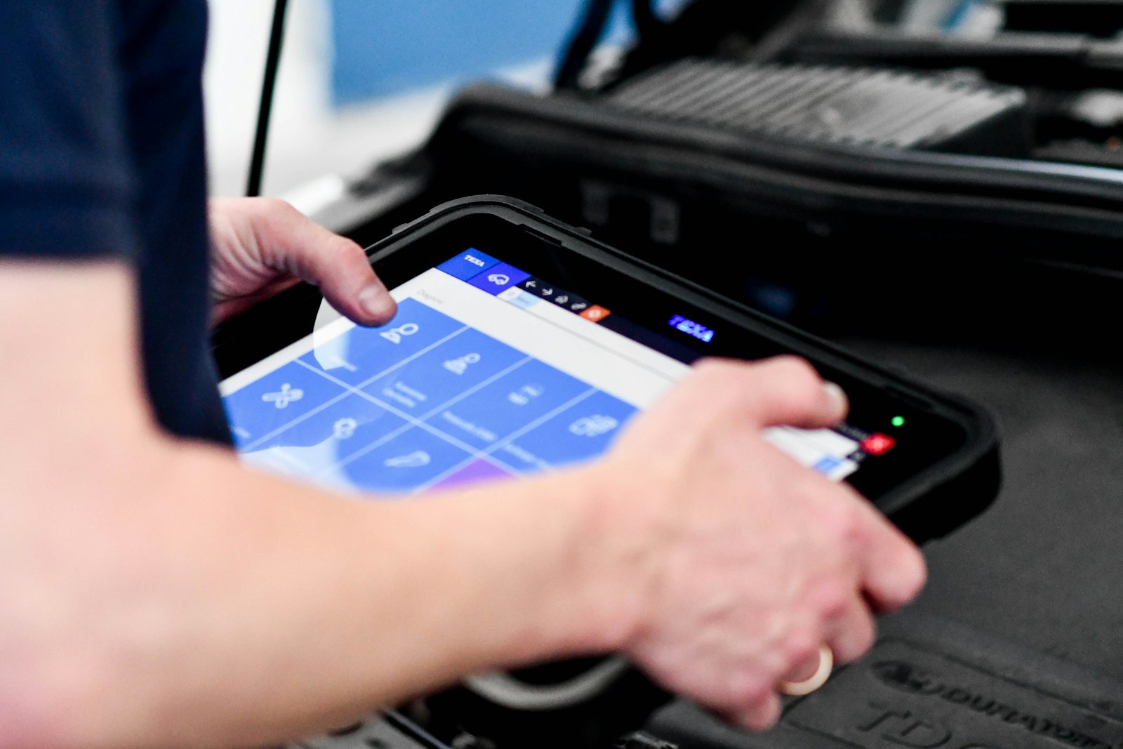 GMAO mobile : pourquoi l'application terrain change tout pour vos techniciens