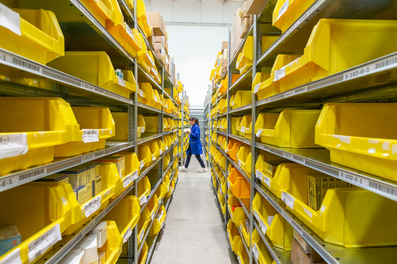 RFID vs. Codes-barres : Quelle technologie pour votre inventaire ?